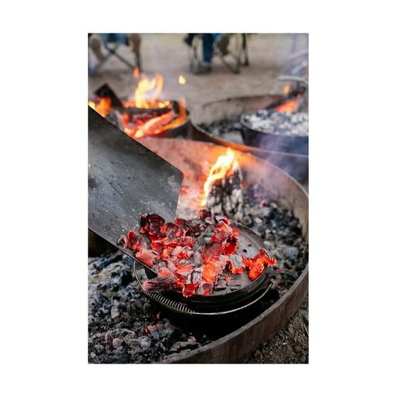 Brand new π Camping Cookware Campfire Pre Seasoned Cast Iron Camp Oven 4.5 Quart π€© 13 Brand new π Camping Cookware Campfire Pre Seasoned Cast Iron Camp Oven 4.5 Quart π€© - Image 11